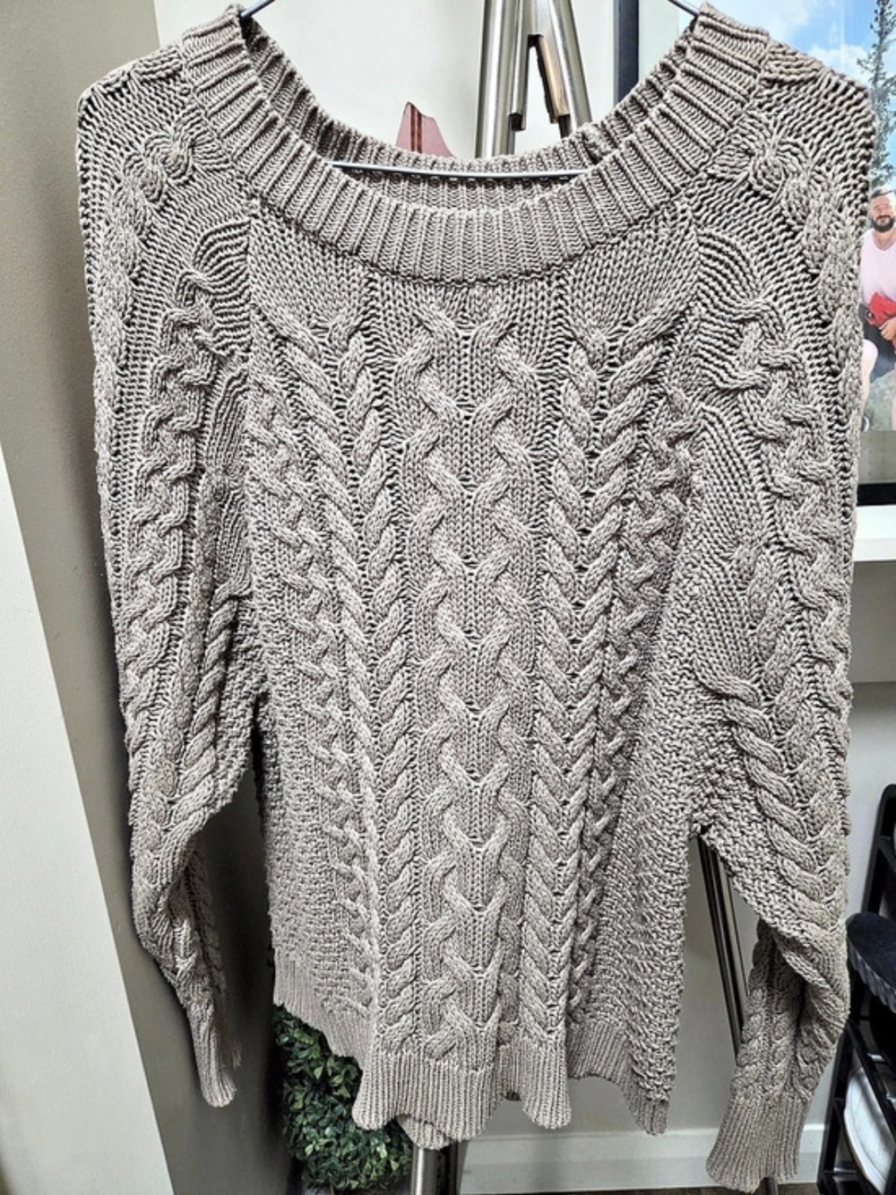 Aerie Cable Knit Sweater Crewneck Sweater Medium